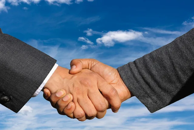 handshake, business, partner, cooperation, deal, team, together, trust, partnership, friendship, businessmen, agreement, negotiation, staff, trade, collaboration, money, marketing, store, ecommerce, sale, sell, handshake, partner, partner, partner, partner, partner, cooperation, cooperation, cooperation, deal, deal, businessmen, ecommerce, ecommerce, sell, sell. Five B2B social selling risks to stress-test, from invented facts to platform breaches