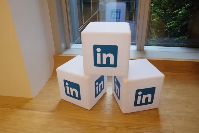 linkedin, office, hong kong, brown office, linkedin, linkedin, linkedin, linkedin, linkedin. Sprout Social against Buffer for governed LinkedIn publishing